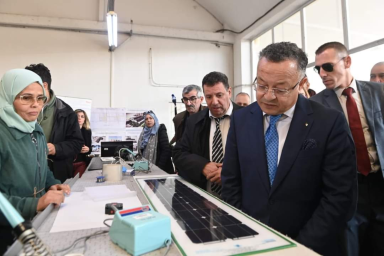 زيارة مركز البحث في تكنولوجيا نصف النواقل الطاقوية